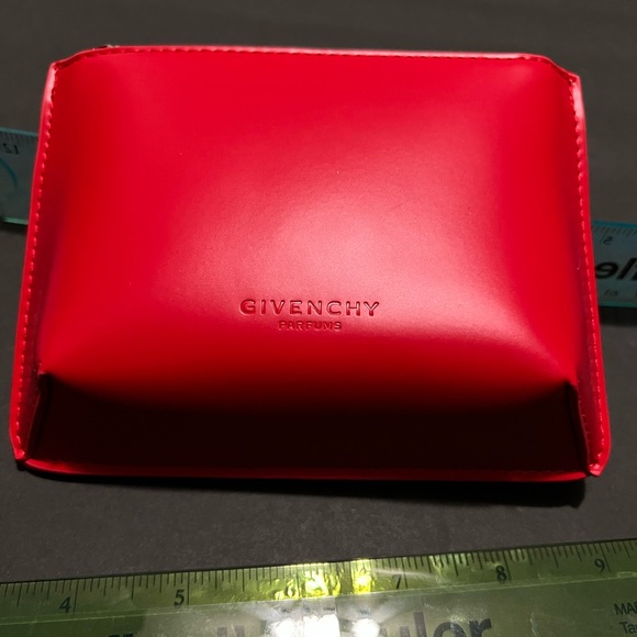 Givenchy parfums small  bag - Picture 1 of 6
